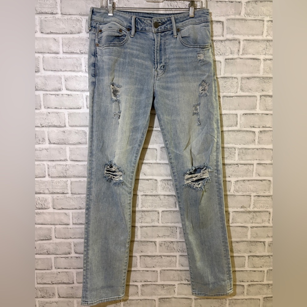 American Eagle Light Blue AirFlex Denim, distressed, 30 x 32